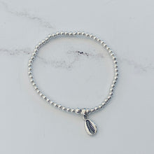 Load image into Gallery viewer, 3mm Flat Cowrie Shell Bracelet
